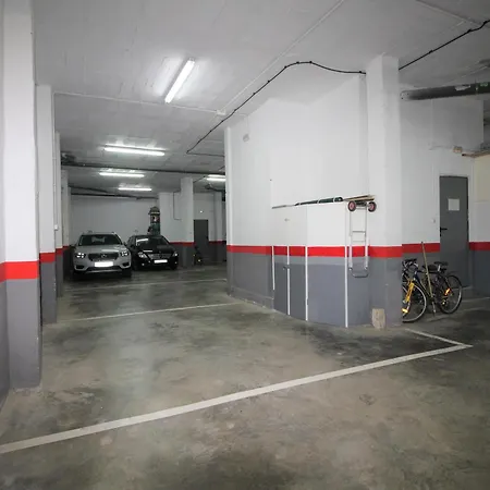 Con Terraza Y Parking A 400m De La Playa Del Port En - Es-228-156 شقة